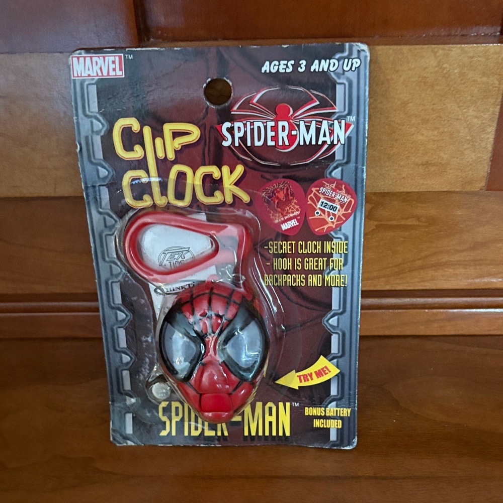 Marvel Spider-Man Red Black Clip Clock
